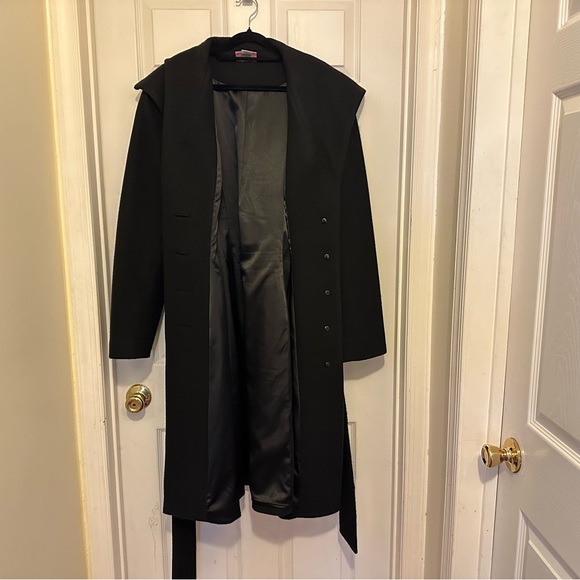 STARLET SWING COAT IN BLACK - VIXEN BY MICHELINE PITT PRELOVED - Picture 4 of 10